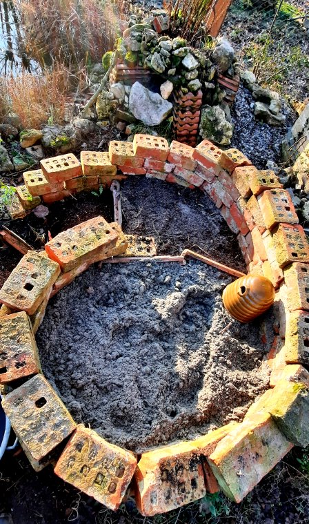 Kräuterspirale unbepflanztKräuterspirale unbepflanzt