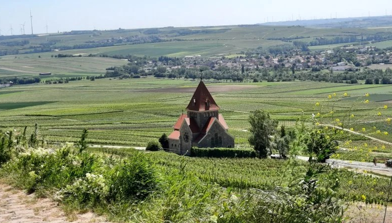 Kapelle in Gau-Bickelheim