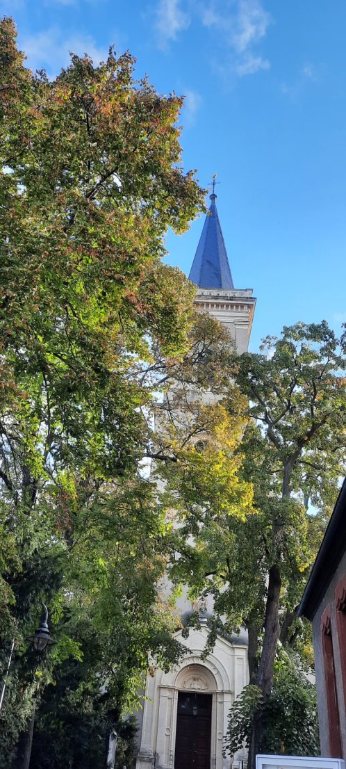 Katholische Kirche bei Tag